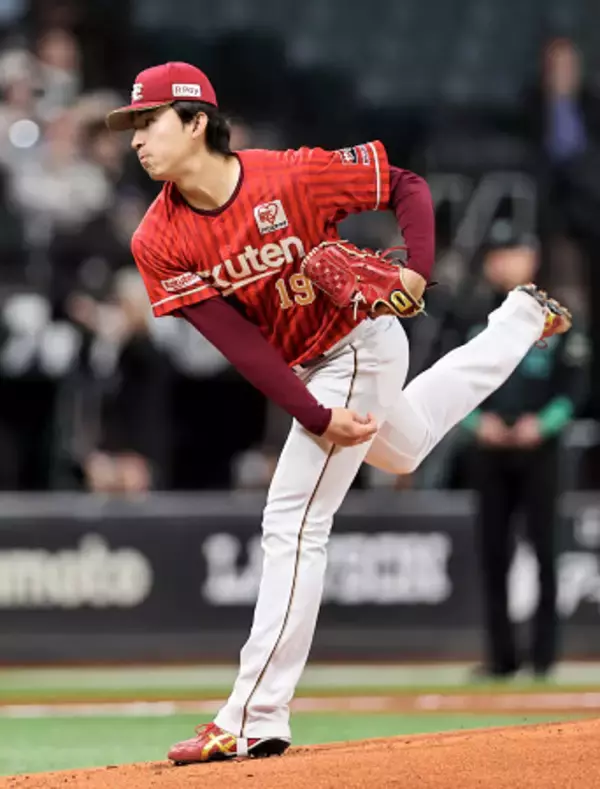 楽天先発の荘司　プロ野球