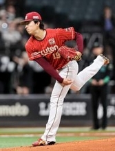 楽天先発の荘司　プロ野球