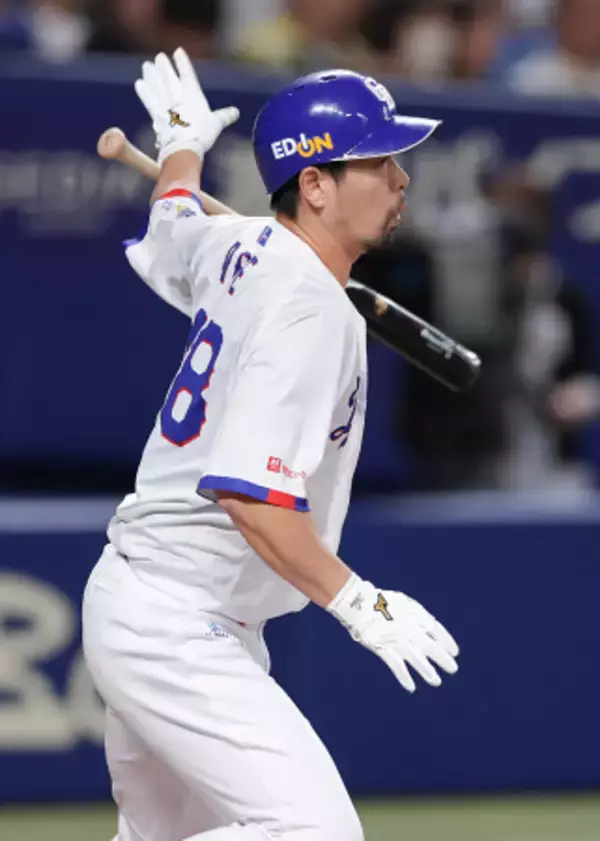 阿部の２点二塁打　プロ野球