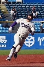 明大・岡田、快足生かし躍動＝東京六大学野球
