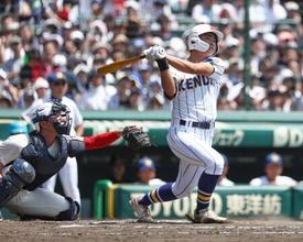 石田雄、鮮やか２ラン＝高校野球・健大高崎