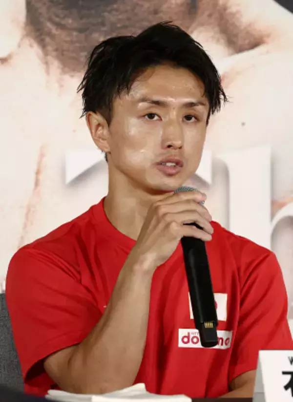 会見する石井　ボクシング