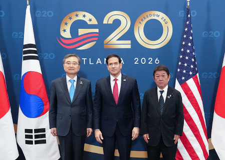 北極圏協力強化へ覚書　日米韓外相