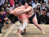 「師匠と磨いた出足＝豪ノ山、ご当所対決に快勝―大相撲春場所」の画像1