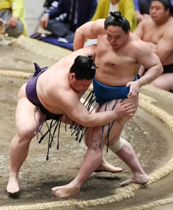義ノ富士の寄り切り