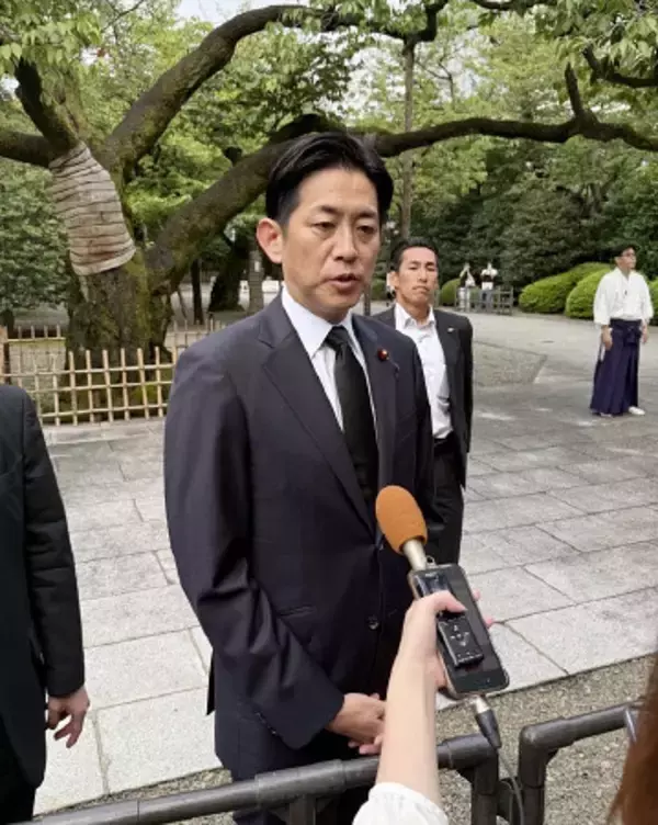 自民・小林氏が靖国参拝