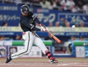 紅林の勝ち越し３ラン　プロ野球