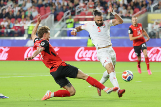 ゴールを狙うポッシュ　Ｗ杯サッカー