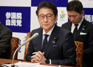 総裁選対応、明言避ける
