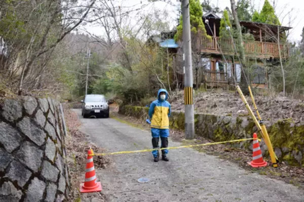 殺害直後、自宅近くの山に遺棄か＝父親、翌日までに２回移動―京都男児遺体・府警