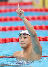 喜ぶ谷口　競泳日本選手権