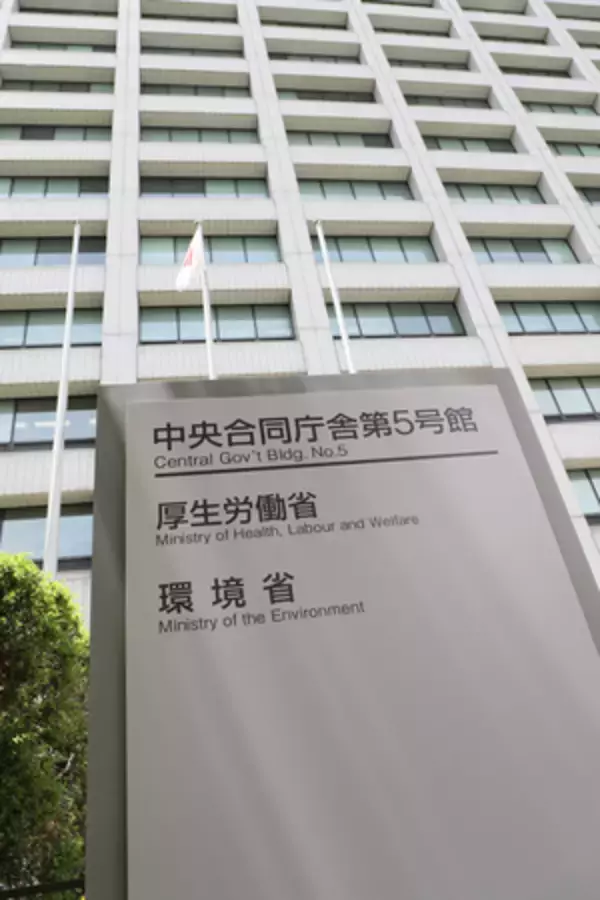厚労省、加熱式たばこの規制強化見送り＝受動喫煙対策、見直し案提示へ