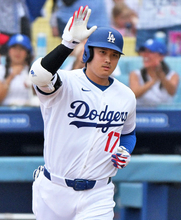 先頭打者本塁打の大谷　大リーグ