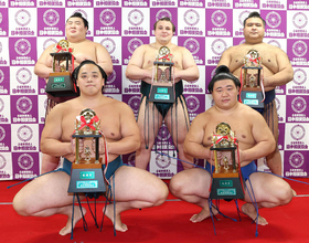 三賞受賞の力士