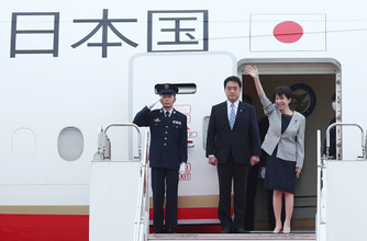 出発する高市首相