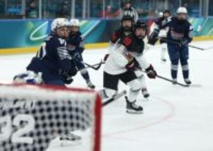 肝心の初戦、終盤に打開＝若返った日本が白星発進―アイスホッケー女子〔ミラノ・コルティナ五輪〕