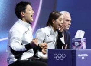 喜ぶ三浦、木原組　五輪