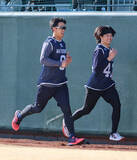 「松下、笑顔で始動　プロ野球」の画像1