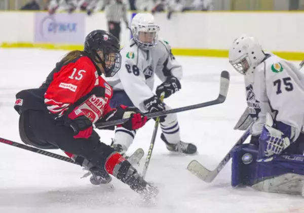 日本女子、男子高校生と練習試合＝アイスホッケー