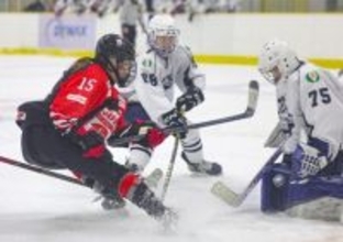 日本女子、男子高校生と練習試合＝アイスホッケー