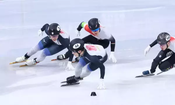 滑走する宮田　五輪