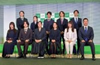 表彰式に出席した高梨ら