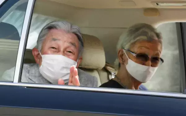 上皇ご夫妻、葉山で静養