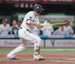栗山、有終の中前打＝「ミスターレオ」最後の輝き―プロ野球・西武