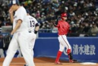 先制適時打を放った大盛　プロ野球