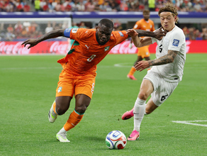攻め込むケシエ　Ｗ杯サッカー