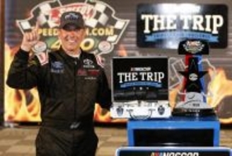 小型機墜落で７人死亡