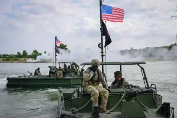 欧州配備の米軍旅団を４個から３個に削減 国防総省