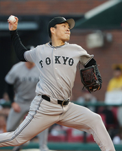 力投する則本　プロ野球