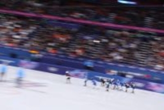 滑走する日本の選手ら　五輪