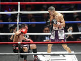 「ダウンを奪う増田　ボクシング世界戦」の画像1