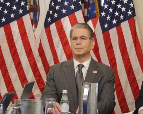 利下げ前の「様子見」容認　