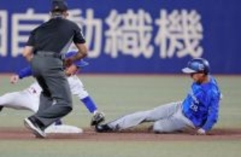 タッチアウトの勝又　プロ野球