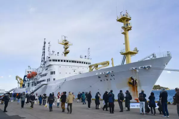 研究船「みらい」、最後の公開＝元「むつ」、北極海などで活躍―神奈川