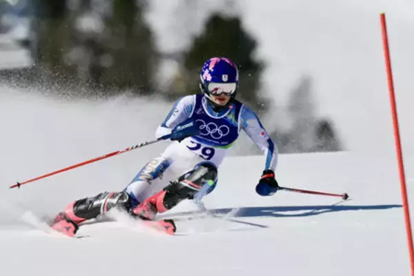 攻めた安藤麻、また涙＝３大会連続の途中棄権―アルペンスキー〔ミラノ・コルティナ五輪〕