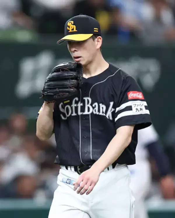 厳しい表情の大関　プロ野球