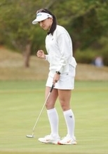 崖っぷちから歓喜＝脇元、腰痛こらえて悲願達成―伊藤園女子ゴルフ