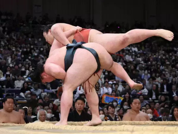 時疾風の下手投げ