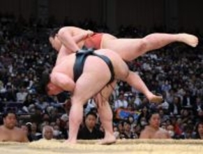 時疾風の下手投げ