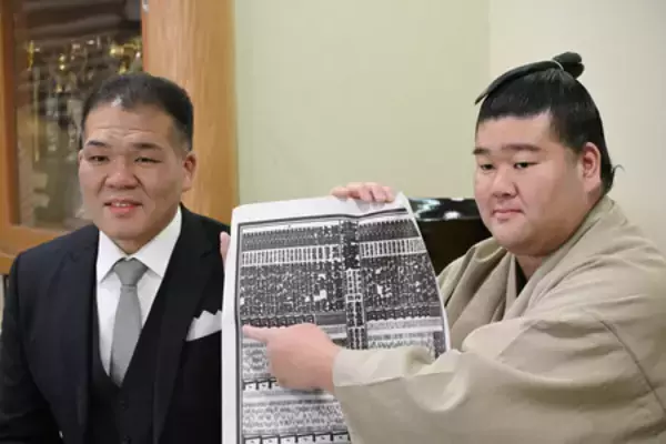 羽出山、喜びの新入幕＝大相撲