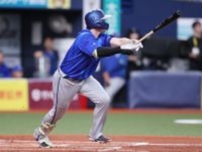 佐野の２点適時打　プロ野球