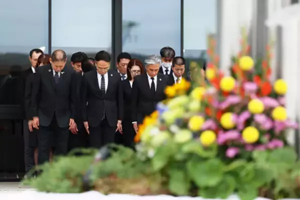 町職員ら、犠牲者の冥福祈る