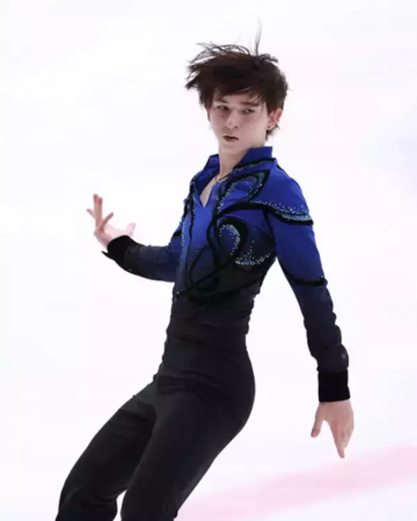 中井亜美がＳＰ首位、島田麻央２位＝男子は中田璃士トップ―木下杯フィギュア