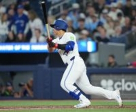 岡本は複数安打　大リーグ