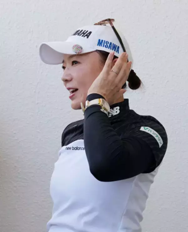 取材に応じる有村　女子ゴルフ