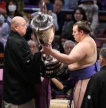 初Ｖ安青錦、大関昇進も＝決定戦で豊昇龍撃破―大相撲九州場所千秋楽